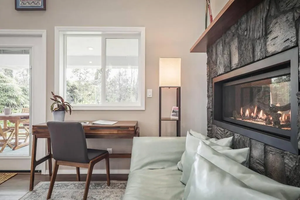 Serene Modern Escape With Fireplace And Outdoor Shower Volcano 0*,