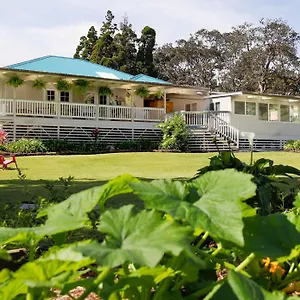 Aloha Junction -minutes Away From Hawaii Volcanoes National Park Bed & Breakfast